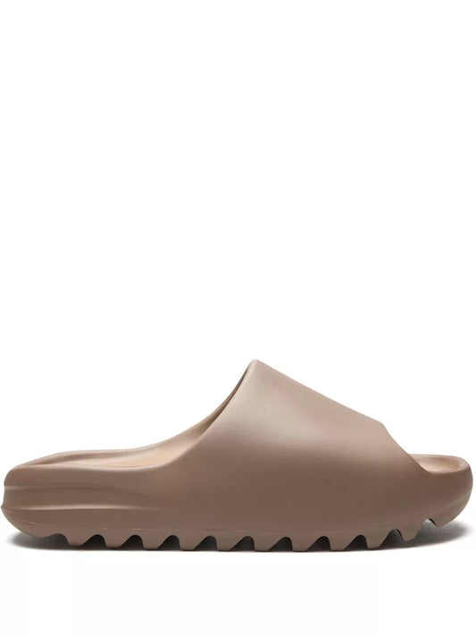 Adidas Yeezy Slides Core2 in Earth Brown